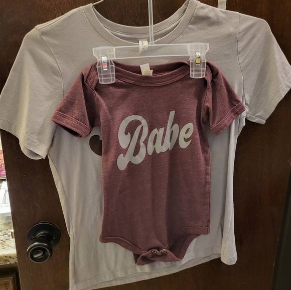 Bella canvas Mom & daughter matching shirt & onsie, mom sizeS/M babe size12/18M - Picture 3 of 3